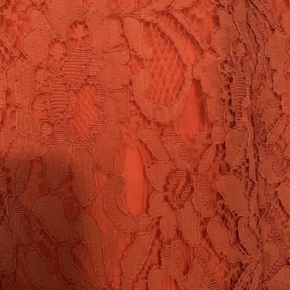 Lace pink dress - Picture 3 of 7